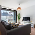 Host Wise - Charming Welcoming Flat - Centrally Located
