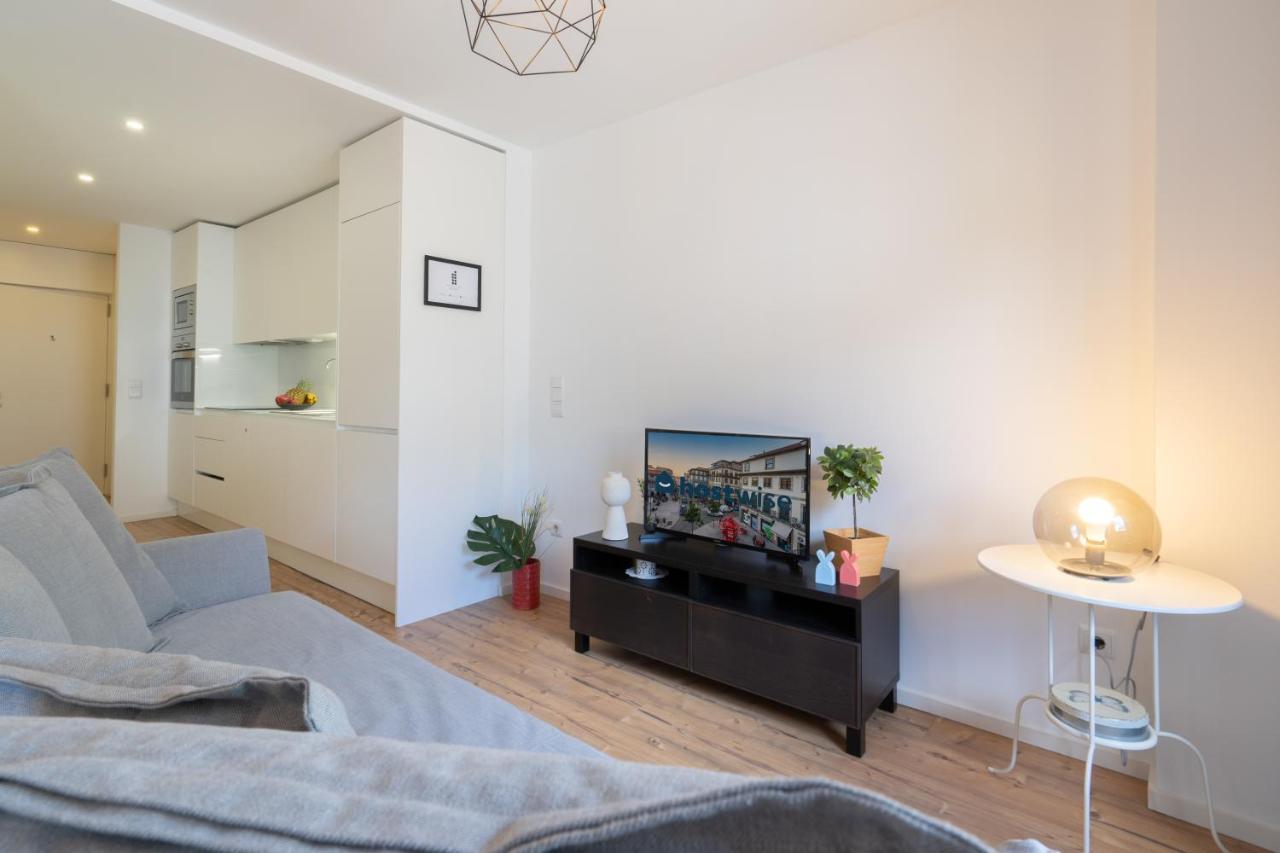 Host Wise - Charming Welcoming Flat - Centrally Located *