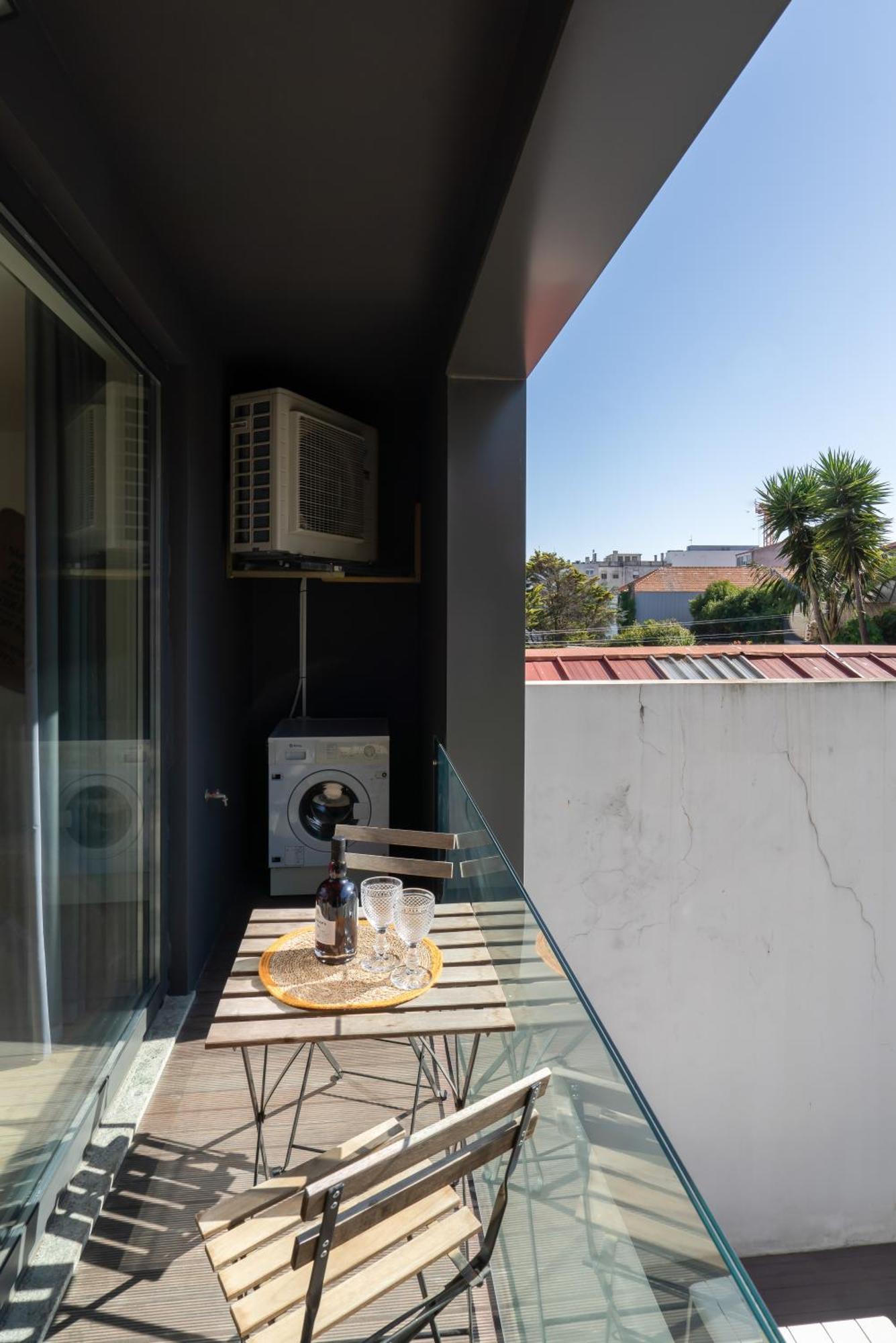 Host Wise - Charming Welcoming Flat - Centrally Located Apartment *